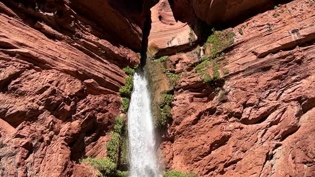 Deer Falls in th Grand Canyon