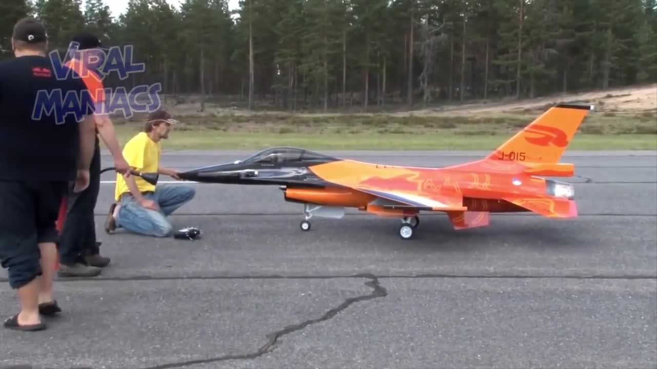Top 10 Biggest / Largest RC Airplanes In The World [VIDEOS]