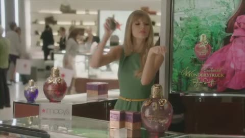 Macys "Dream Sequence" Commercial Trump, Taylor Swift, Bieber, Diddy, Martha Stewart (2012)