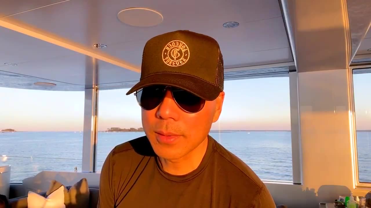 20200905文贵先生直播：向战友们展示一下G翻身的新到的帽子和新到的裤子短暂的直播一下．文贵还有视频会议非常的抱歉．不能时间太长