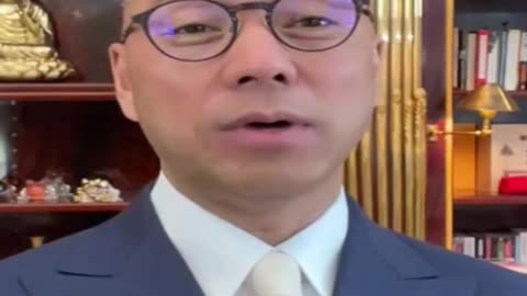 20220701文贵先生GETTR回顾： #圣城香港， #习死皇皇帝新衣：香港九龙站第三层是抓香港人回大陆，下了第3层被视为已经在大陆。香港的价值就是自由发声，有人发声吗？