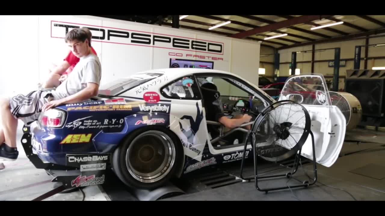 Team Rocket Bunny Silvia S15 with nitrous injected Dodge Nascar R5 P7 358ci dyno