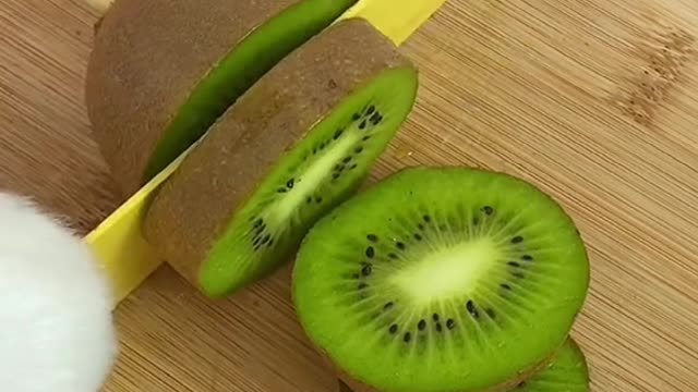 It’s time for some kiwi jello!