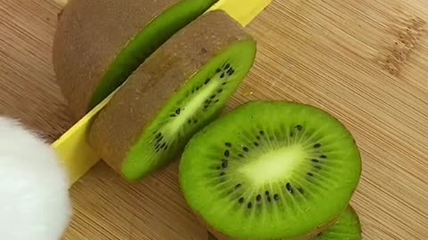 It’s time for some kiwi jello!