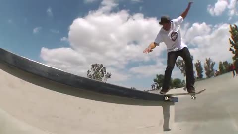 SKATEBOARDING - CHRIS JOSLIN RIPPING