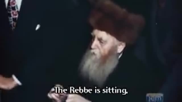 The Previous Rebbe Accepts U.S. Citizenship