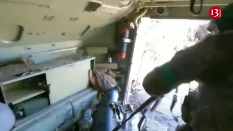 With equipment and infantry, Ukrainian fighters surround Russians who took refuge in Bakhmut forest