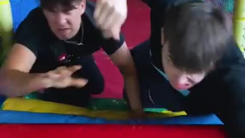 CUANDO te QUEDAS ATRAPADO en los RULOS...🎠 #shorts#viral )