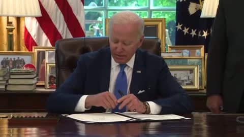 BREAKING: Biden signs 'Ukraine Democracy Defense Lend-Lease Act of 2022' that will streamline billions in U.S. military aid to Ukraine