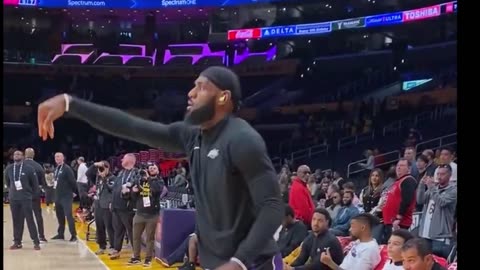 LeBron James has looked good in warmups. He’s moving smoothly for someone who’s been out four weeks