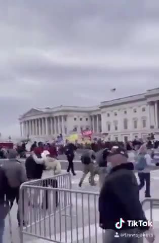 Capital Police were waving people in on Jan 6.