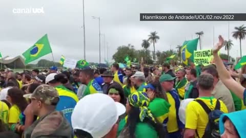 Bolsonaristas pedem intervenção e que Exército 'saia do quartel' em Brasília