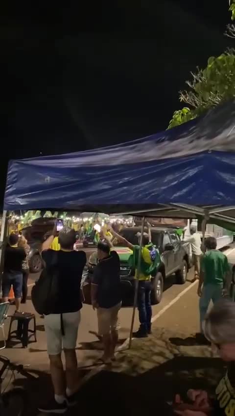 All night protests. Brazil stay with BOLSONARO