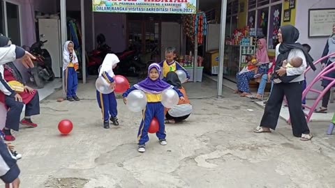 Hilarious Competition Celebrating Indonesia's 17th August Anniversary! Part 3
