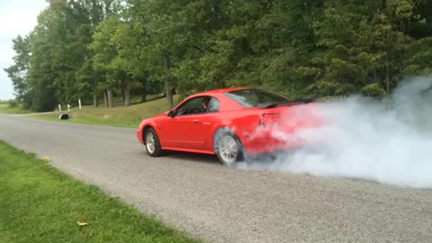 2002 Mustang GT burnout