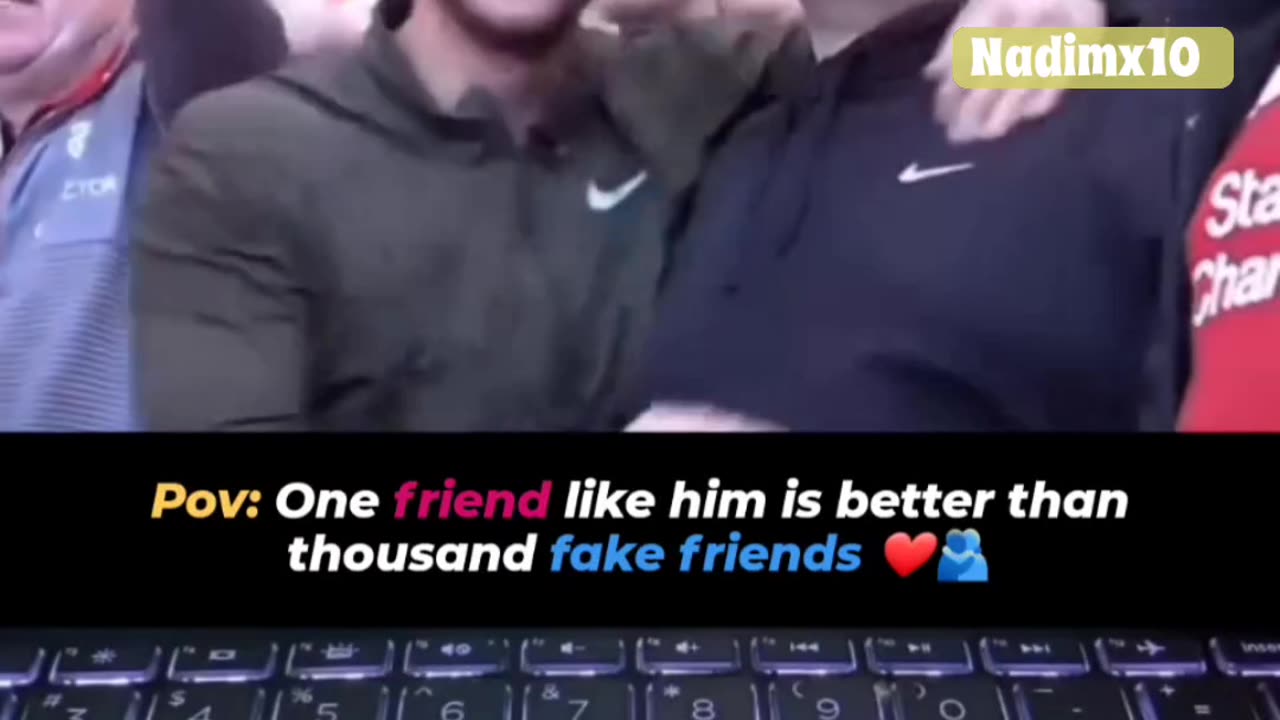 One friend like him is better than thousand fake friends!🥺💚