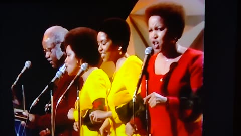 Staple Singers 1973 Respect Yourself Live