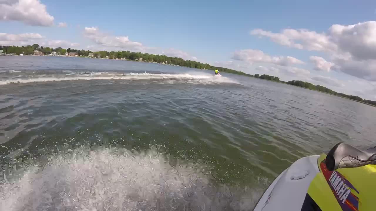 Taking a fast ride in formation on jet skis !!