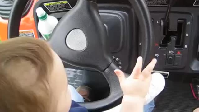 Daniels first time driving the RTV900 (Starting early)