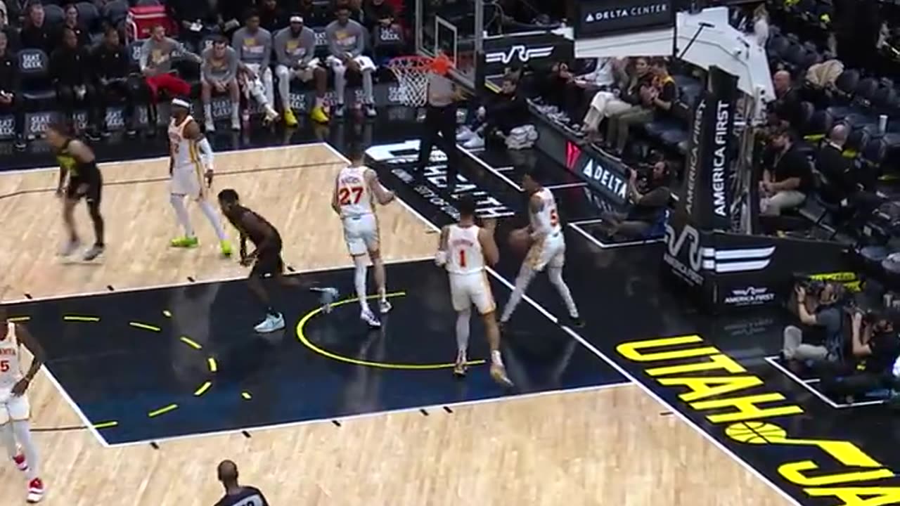 Keyonte George's "Euro Step" Drives You Crazy! (Hawks vs. Jazz)