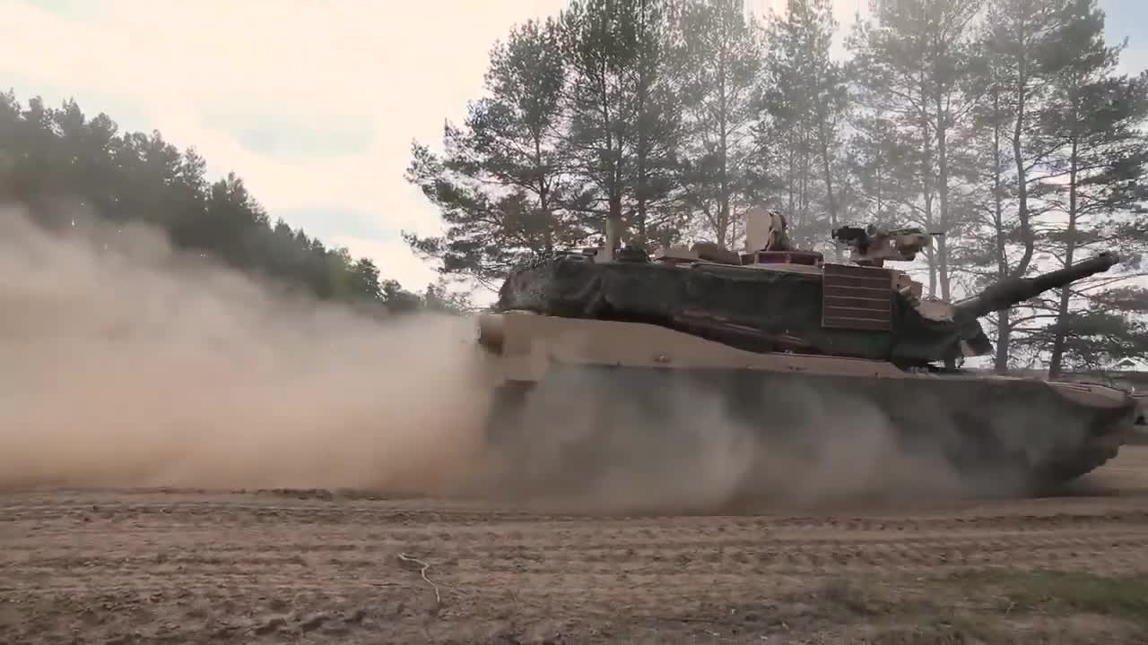 Armor Regiment Soldiers Conduct Field Training Exercise_1