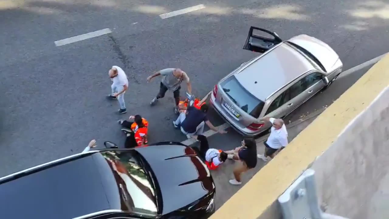 Portugal Drivers Show How to Clear Out Road-Blocking Eco-Terrorists