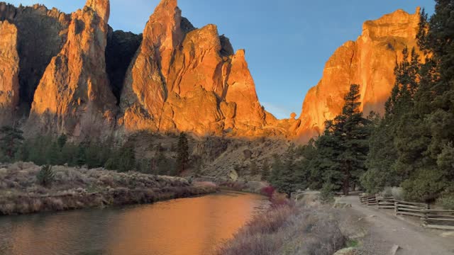 Basking in the Glow – Smith Rock State Park – Central Oregon