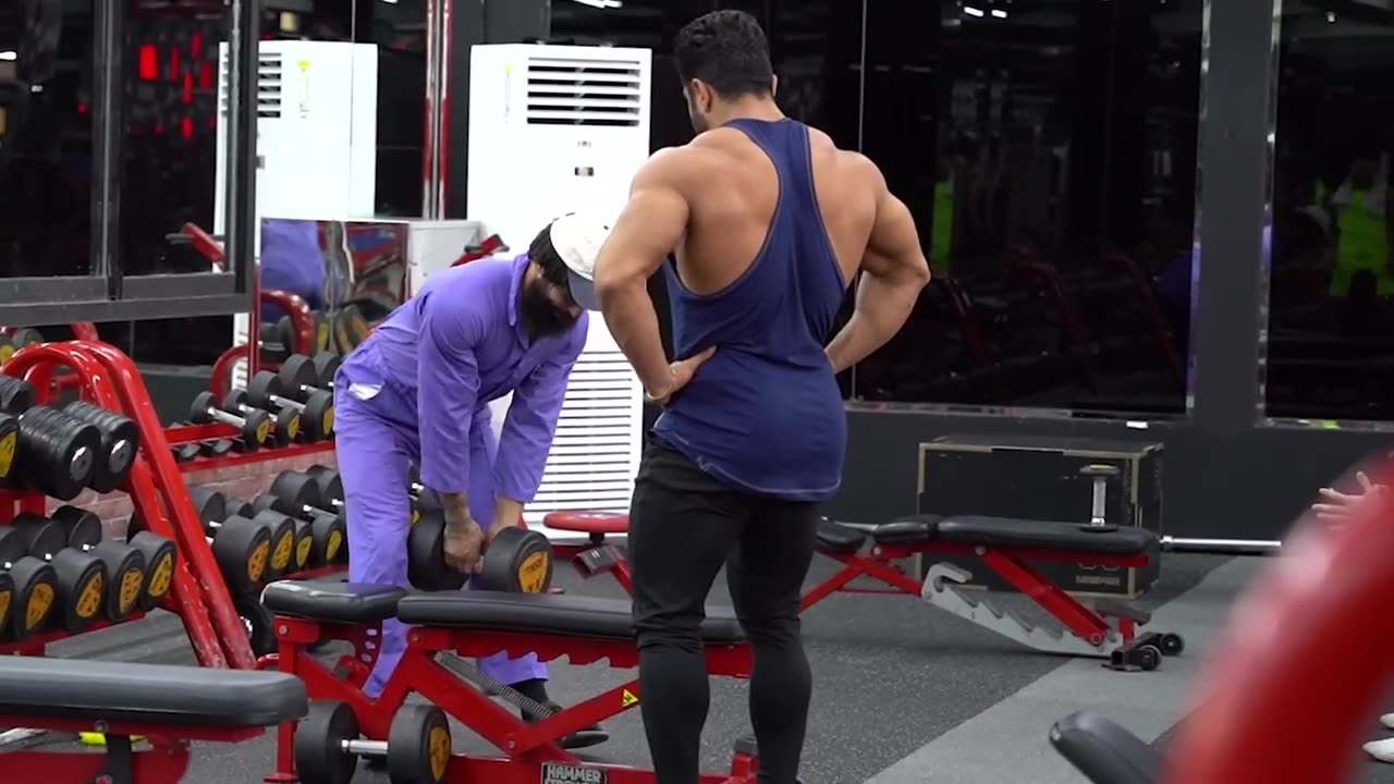 CRAZY CLEANER shocks GIRLS in a GYM prank #6 - Aesthetics in Public