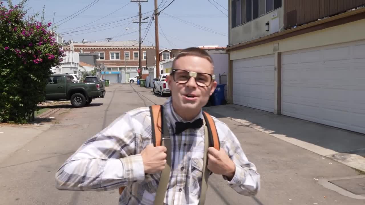 Nerd Exposes Hostile Hoopers at Venice Beach