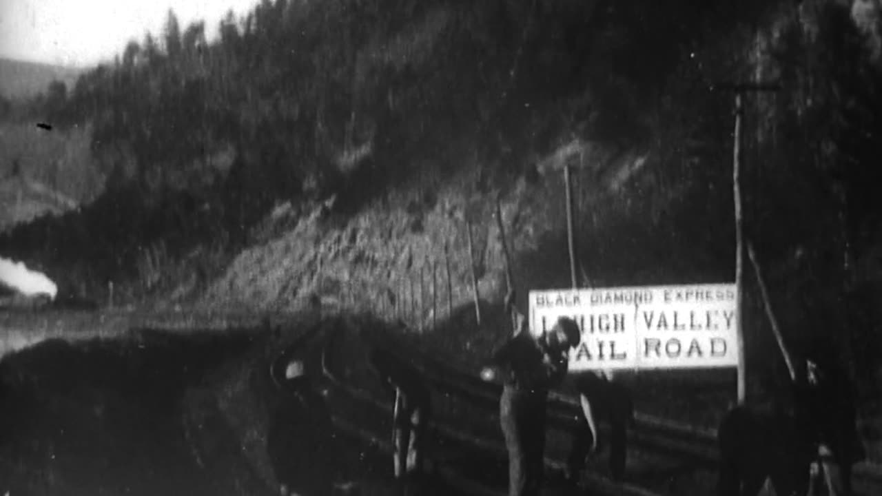 The Black Diamond Express (1900 Original Black & White Film)