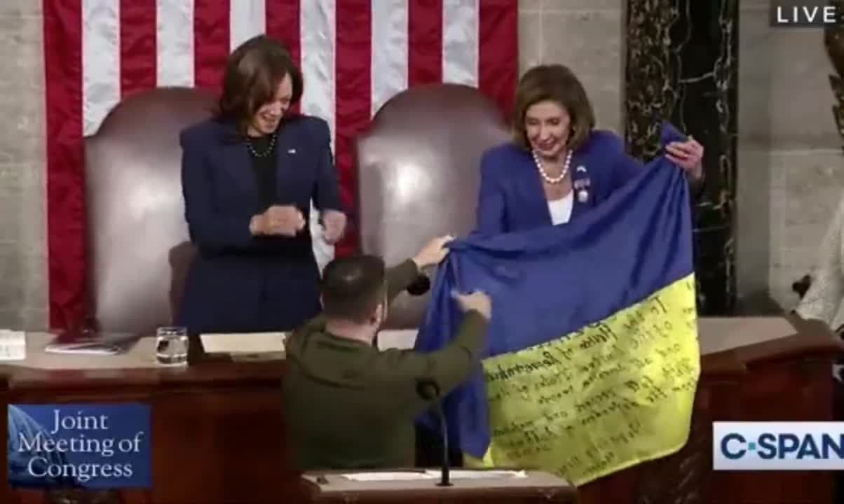 Zelensky KISSES Pelosi In CRINGEWORTHY Moment Following His Address To Congress