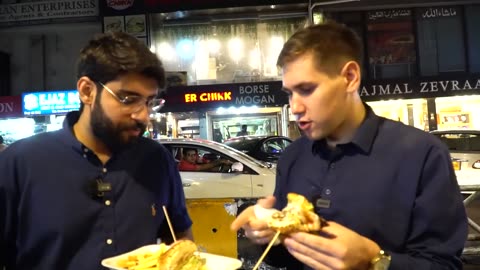 Trying Most VIRAL BURGER 🍔😋😋 in Pakistan