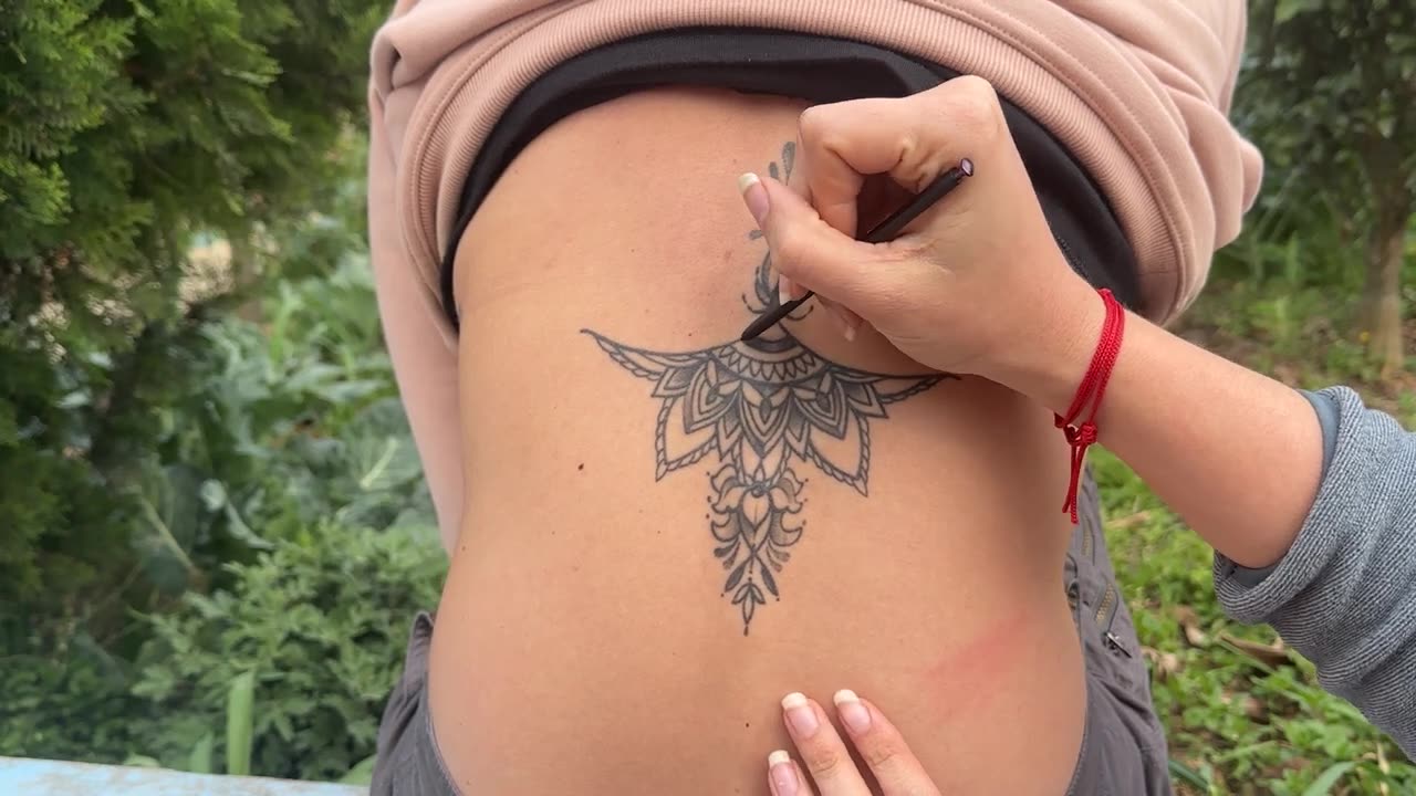 SKIN TRACING ON TATOO ASMR!!