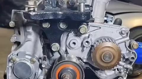 Automobile engine pulley installation