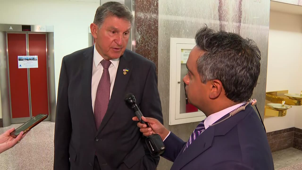 Sen. Manchin voices support for Sen. Feinstein, says Democrat calls for resignation are “ridiculous”