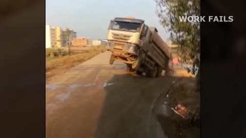 TOTAL IDIOTS AT WORK 2022 #32 - FUNNY FAILS - Bad Day at Work , Idiots at Work & idiots in cars