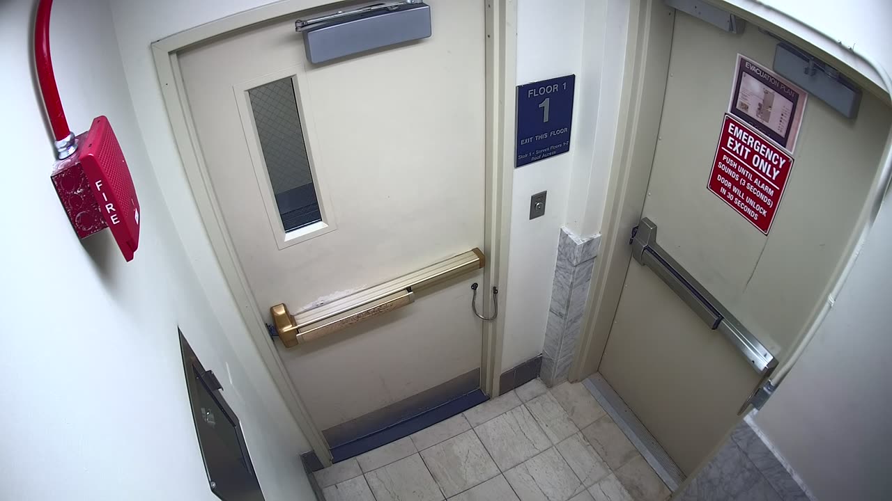 1674HQOB01EExitNEStairwell_2021-01-05_23h20min01s870ms.mp4