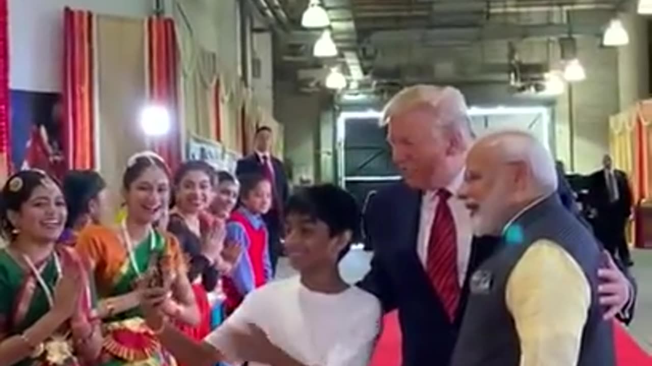 PM Modi & President Trump interacted with a group of youngsters at during #HowdyModi event