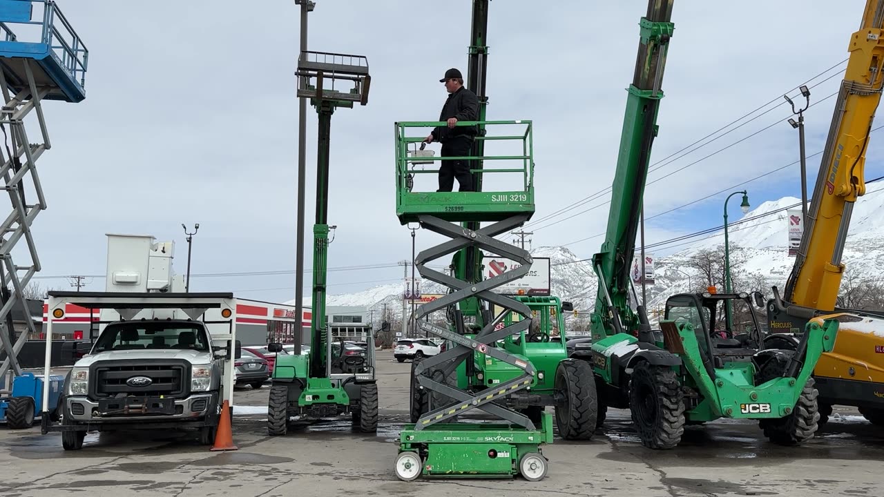 Scissor Lift 2013 Skyjack SJIII3219 Electric 19' Platform Extendable