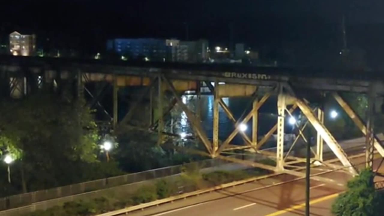 Barge hits bridge on Tennessee River in Knoxville