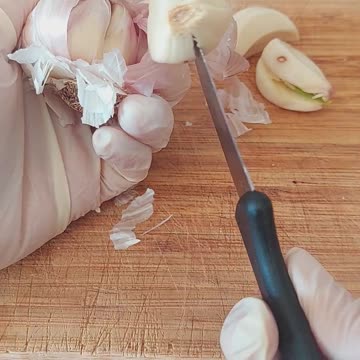 Garlic hacks | Peeling Garlic hacks with knife | #shorts #garlic #garlichacks #foodhacks