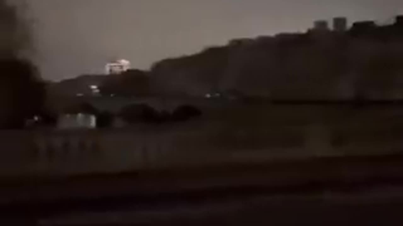 Paris has no electricity, no internet, for about 10 Minutes.