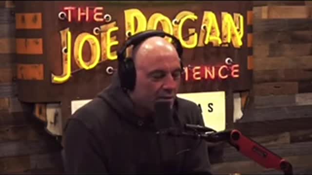 Joe Rogan gives a shout out to truckers