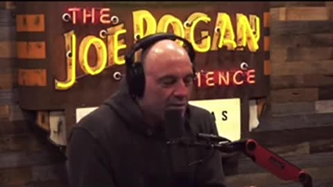 Joe Rogan gives a shout out to truckers