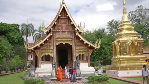 Chiang Mai has some wonderful temples,but it's not just that