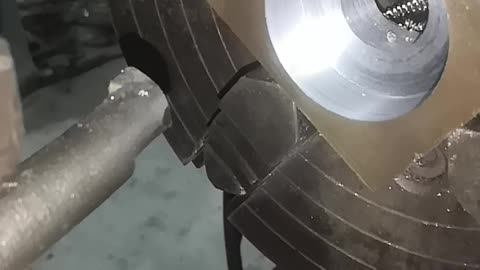 Square block bearing size on lathe machine