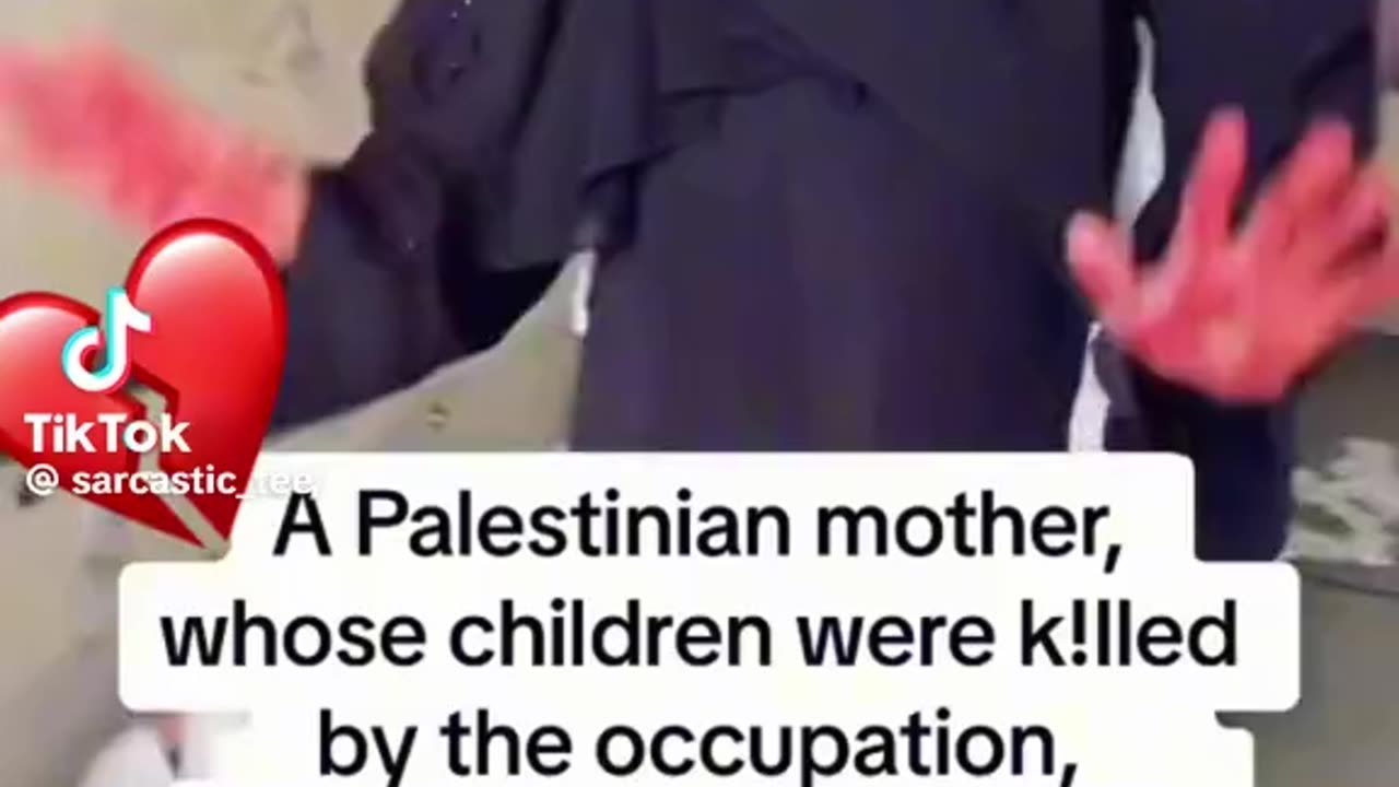 Palestinian mother refuses to wash her child’s blood from her hand