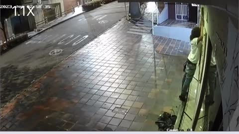 Robo letreros en Cabecera II