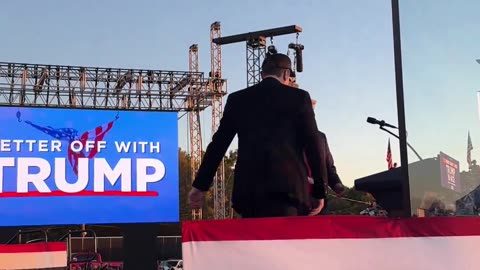 Elon Musk joins President Donald Trump on stage in Butler 🇺🇸