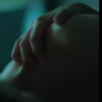 Alexandra Daddario Aeroplane Scene